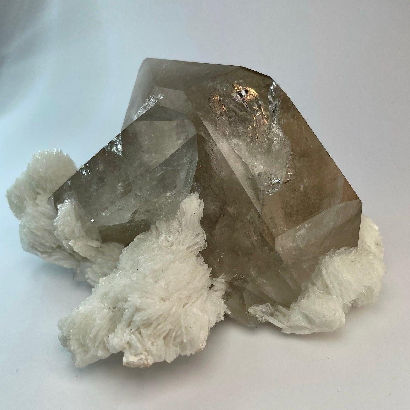 Smoky Quartz Albaite
