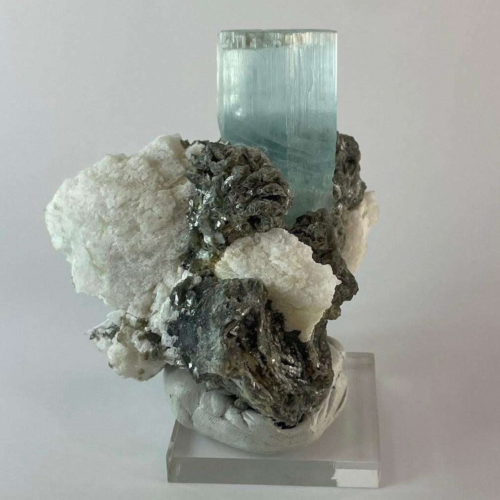 Aquamarine Muscovite Albaite