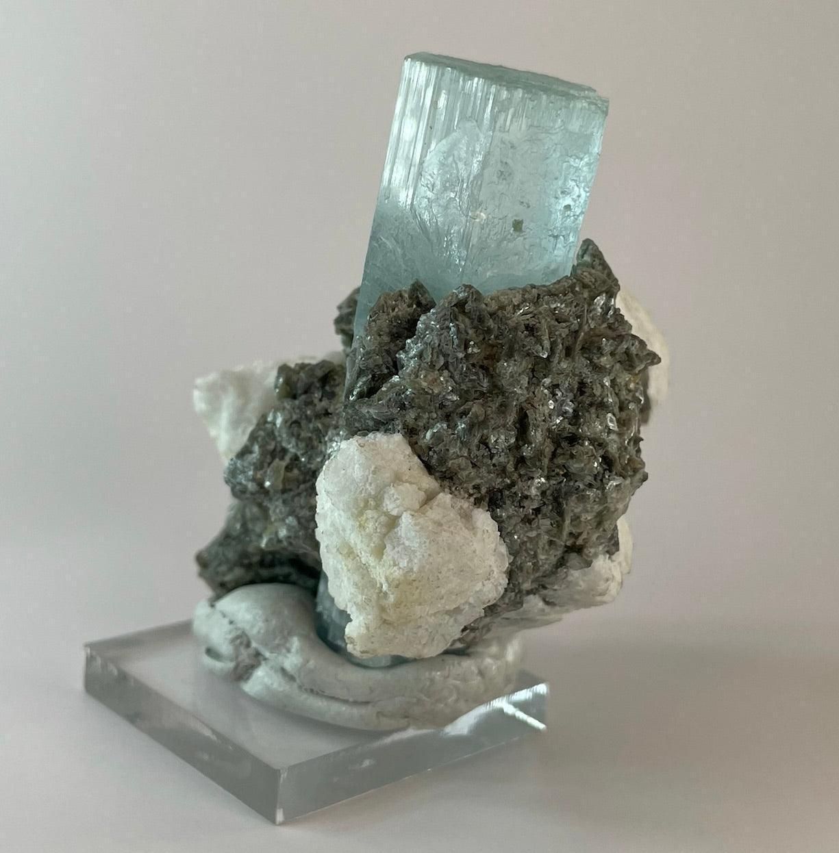 Aquamarine Muscovite Albaite